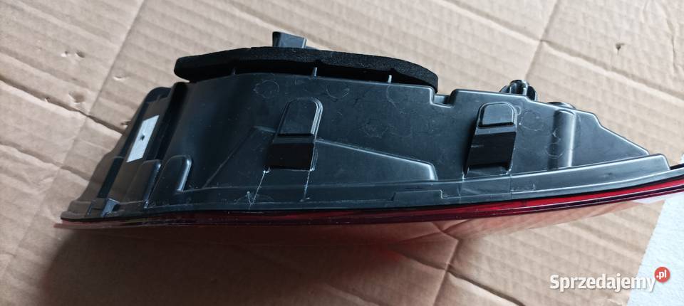 VW Tiguan II FL lampa tylna lewa w pokrywe lampy tylne łódzkie