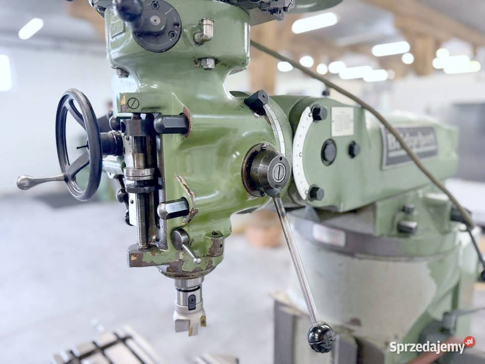 Frezarka BRIDGEPORT series 1 2HP imadło odczyty