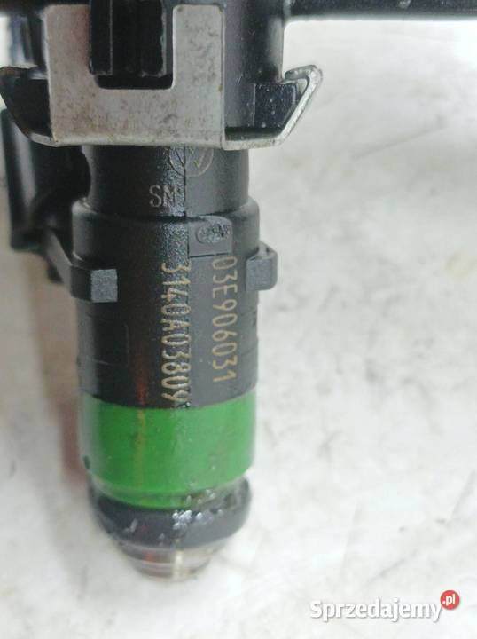 LISTWA WTRYSKOWA 03E971824 03E906031 12 12V Seat sprzedam