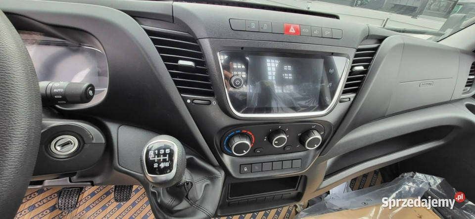 Iveco Daily 50C18 V Wywrotka trójstronna Niska manualna Szczecinek
