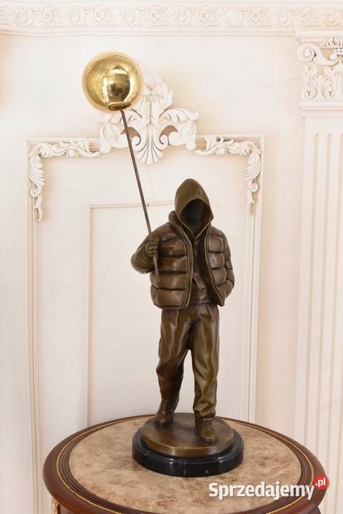 Banksy Style Chłopiec ze Złotym Balonem Figura