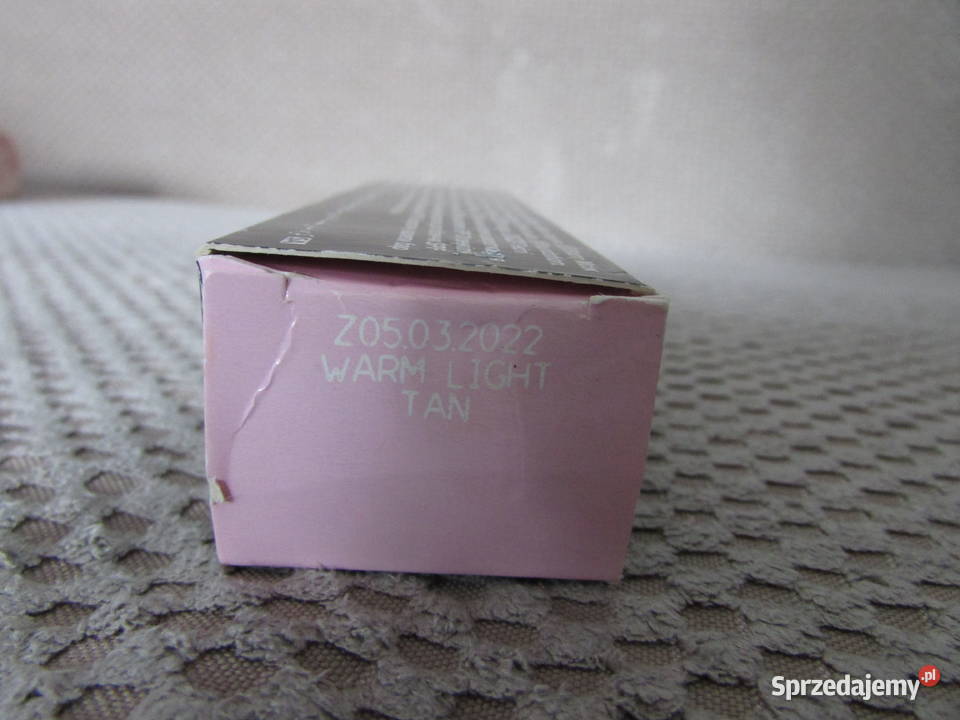podkład nawilżający z serum Avon Warm Light Tan Avon Kraków