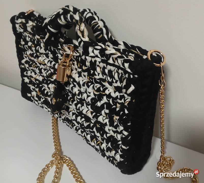 Torebka ręcznie robiona na szydełku