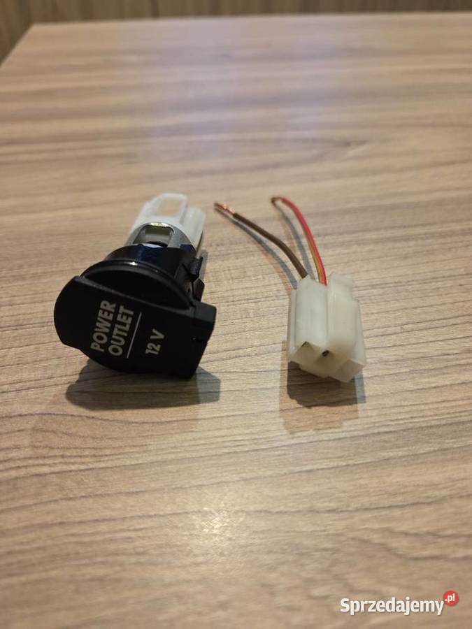 Zapalniczka Samochodowa z Klapką