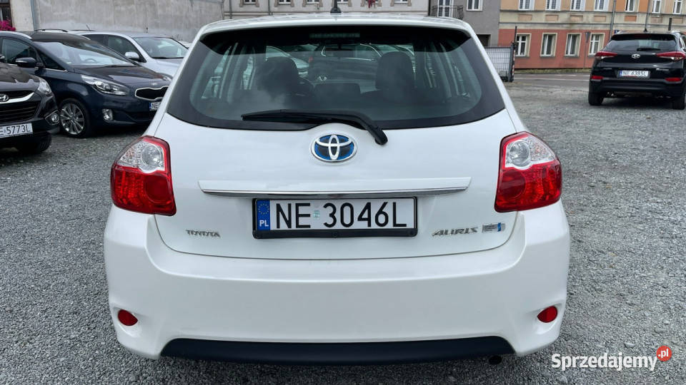 Toyota Auris 18 Hybryda Automat Zarejestrowany automatyczna Elbląg sprzedam