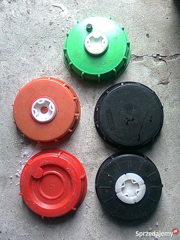 ZBIORNIKI 600L 1000L ZAWORY LEJKI WYLEWKI KOSZE sprzedam