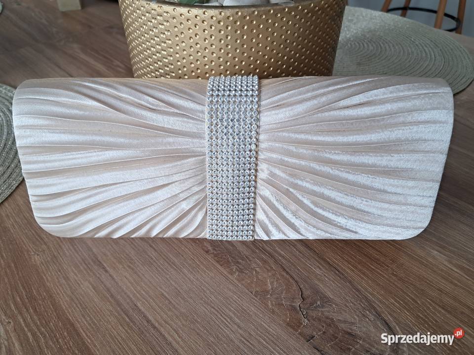 beżowa torebka kopertówka ze złotym łańcuszkiem świętokrzyskie Sandomierz