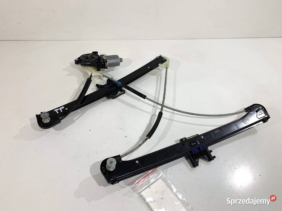 PODNOŚNIK SZYBY PRAWY PRZÓD AUDI A3 8V