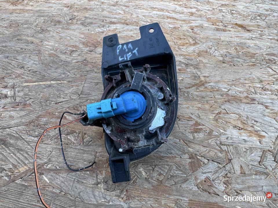 Halogen przód prawy rh Nissan Almera p11 Tino osobowe Międzychód