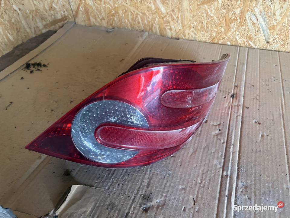 Lampa prawa Mercedes R tył tylna osobowe