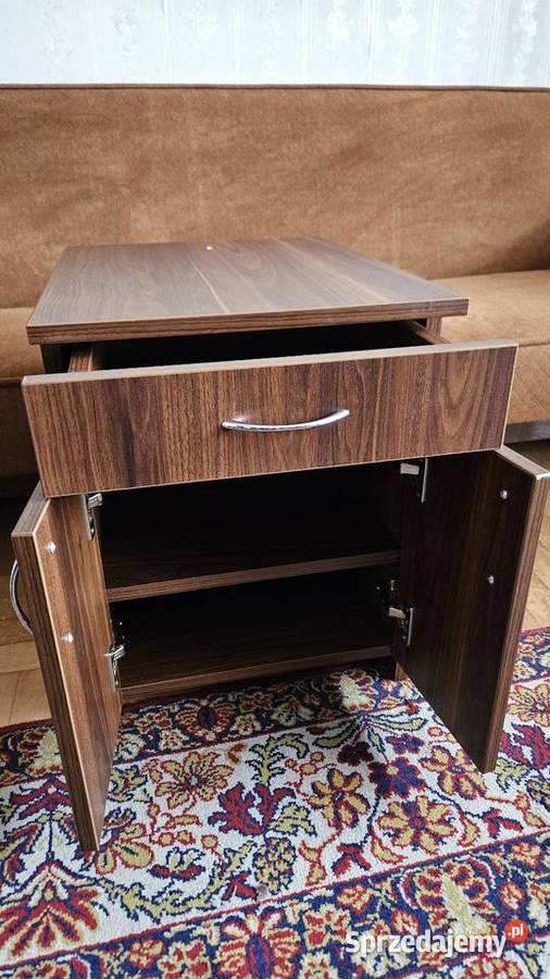 Stolik nakastlik z lampką Kraków