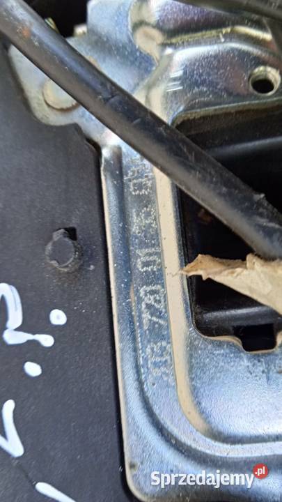 MERCEDES W203 ZAMEK DRZWI PRZÓD LEWY 5PIN EU Zbierkowo