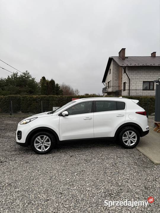 Kia Sportage 16 benzyna 2016r światła LED Tomaszów Lubelski sprzedam