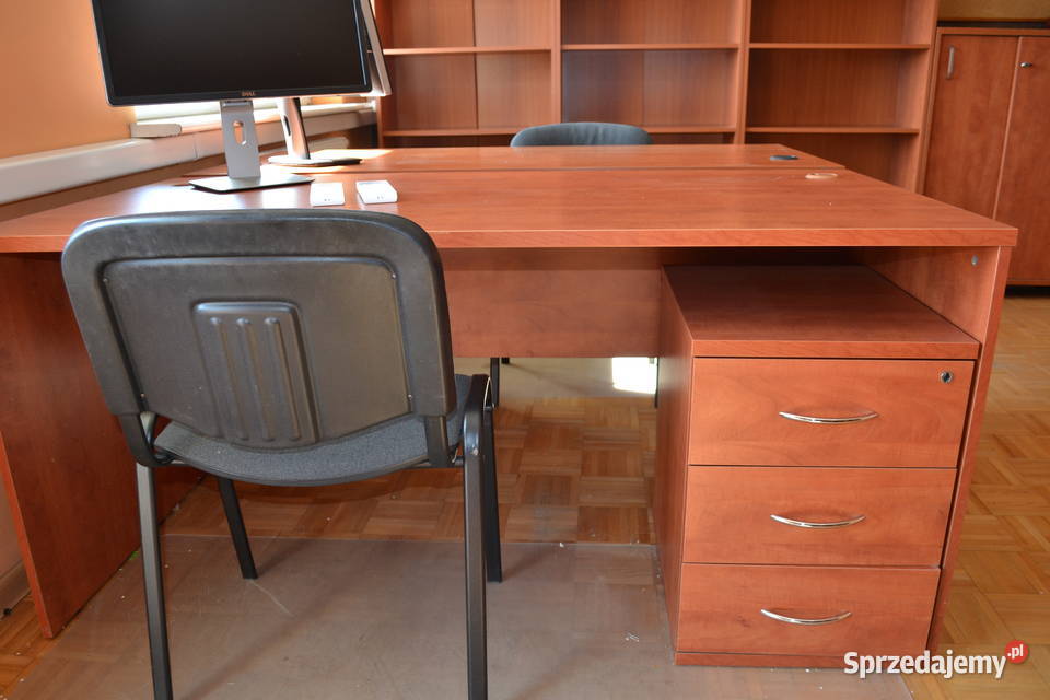 Meble biurowe z krzesłami sprzedam