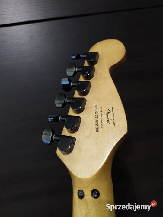 Squier Showmaster by Fender