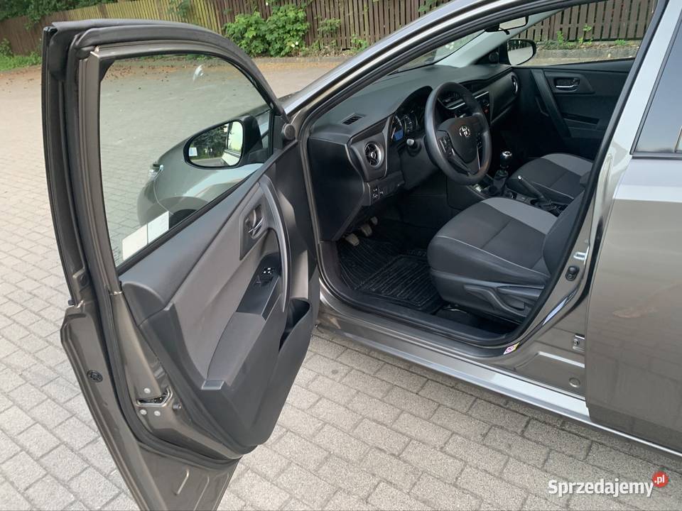 Toyota Auris 133 pierwsza rejestracja 032017 r Kalisz