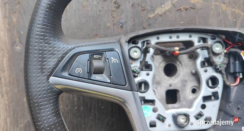 OPEL INSIGNIA A KIEROWNICA 13316540 Kiełczyna sprzedam