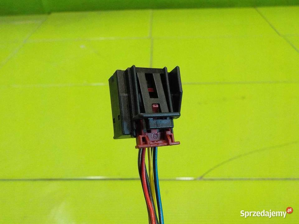 AUDI A3 8P II LIFT 10r lusterko prawe E1020931 Suków