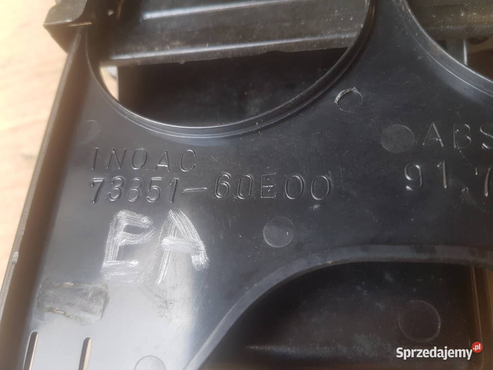 Suzuki Swift EA popielniczka przód uchwyt na osobowe Legnica