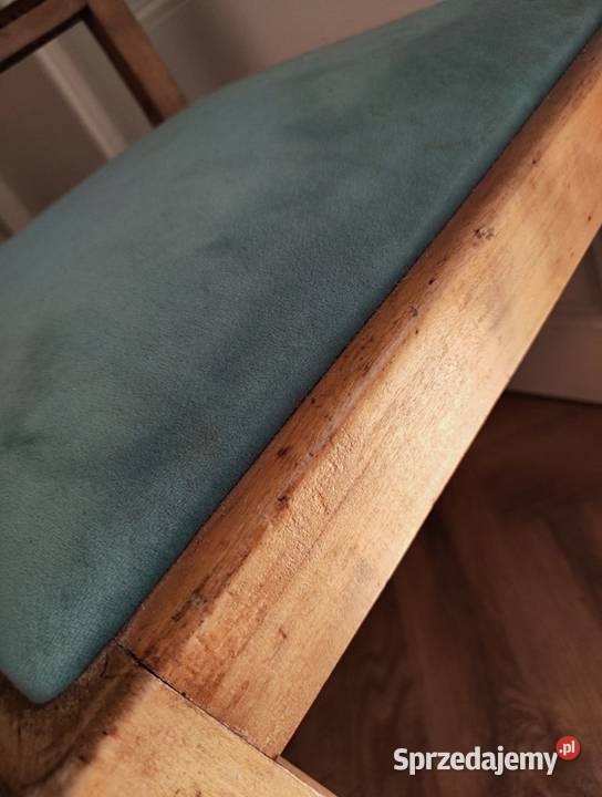 Stare krzesło tapicerowane Bytom