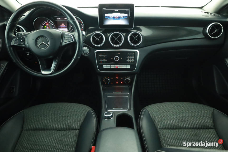 Mercedes CLA 180 Piaseczno