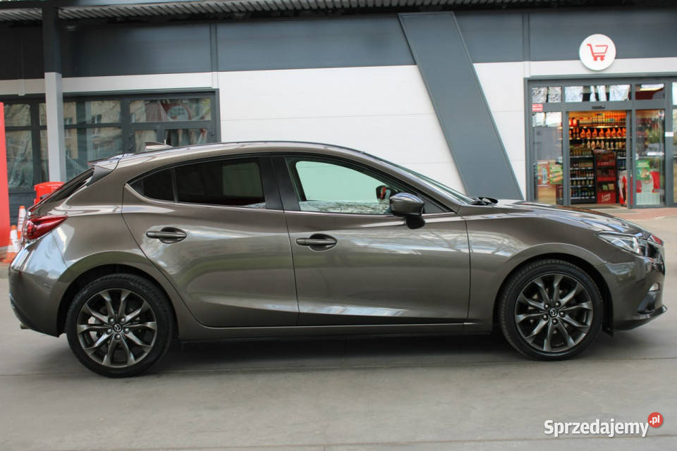 Mazda 3 Bezwypadkowy bogate wyposazenieSerwis do nawigacja