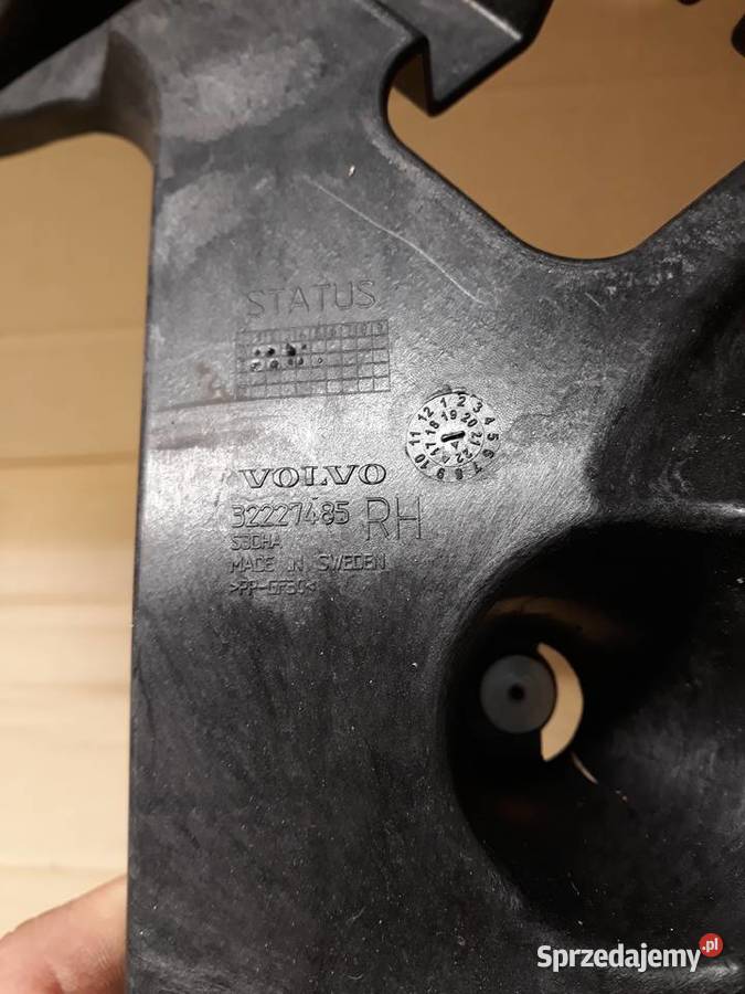 VOLVO XC40 ŚLIZG ZDERZAKA PRAWY TYŁ 32227485 osobowe Karoseria