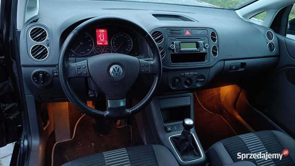 VW Golf 5 16 mpi z gazem super stan niewielki