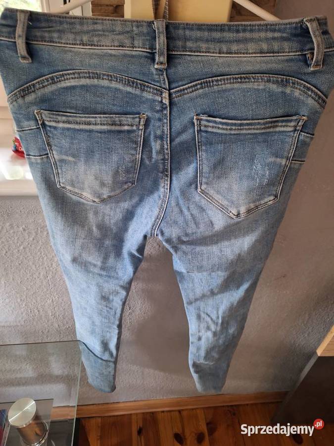 Jeansy z przetarciami Rozmiar 38(M) Stęszew
