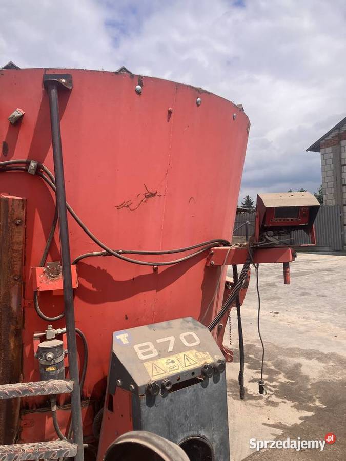 Paszowóz pionowy KUHN 870 euromix 10m Łosice