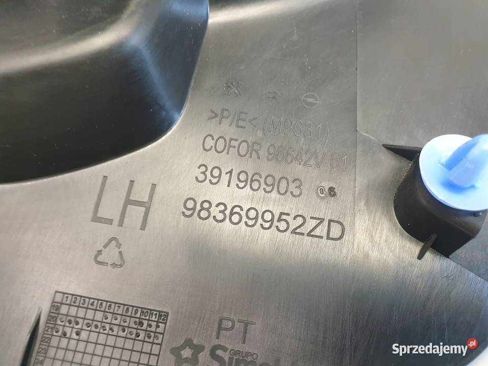 Opel Corsa F LEWA TYLNA LISTWA SŁUPKA osłona tył Rudka