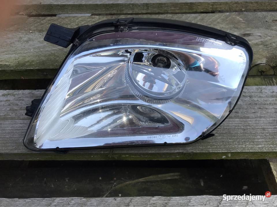 Peugeot 308 0713 prawy halogen Valeo 9680498880 sprzedam