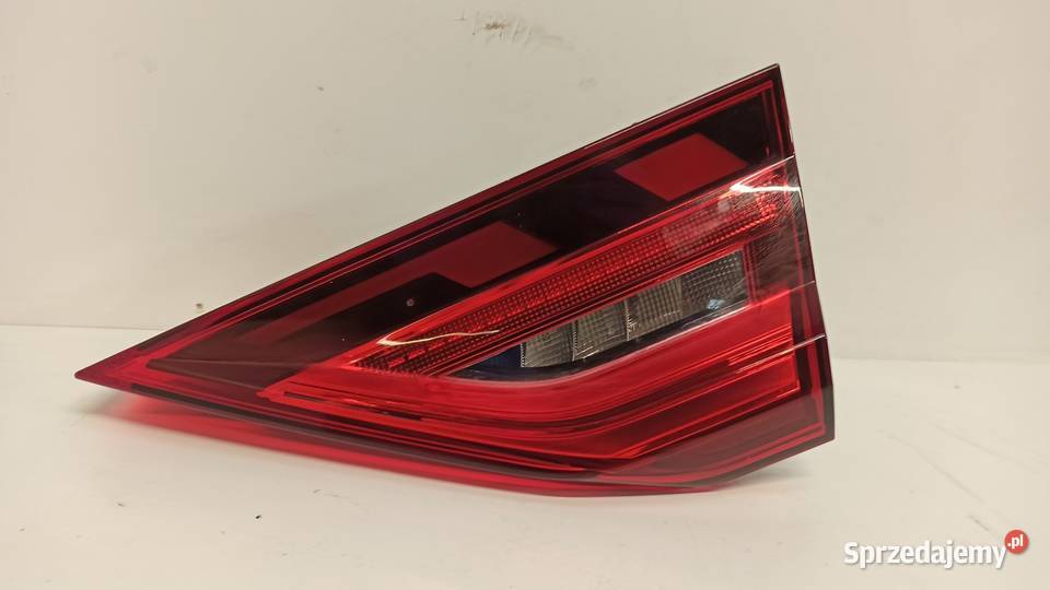 AUDI A1 LAMPA PRWY TYŁ W KLAPE 82A945094C