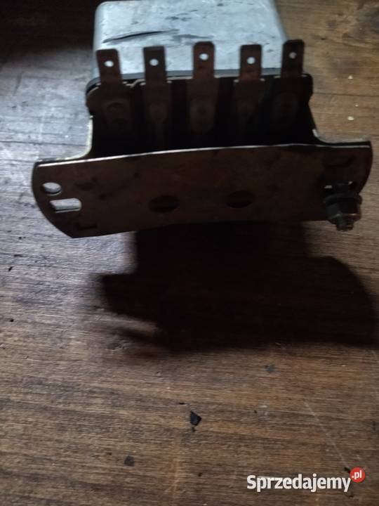 Sprzedam regulator napięcia ddr Rzeszów sprzedam