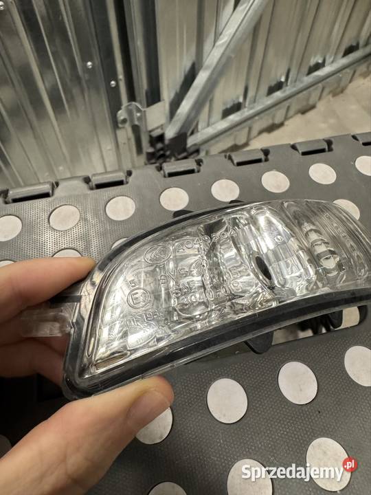 Kierunkowskaz Volvo v40 lewy lusterko osobowe Lublin