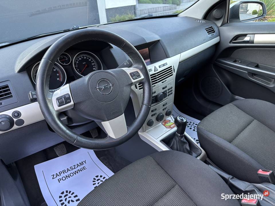Opel Astra GTC 16 benzyna 2008r auto z GWARANCJĄ VAT marża Rzechta sprzedam