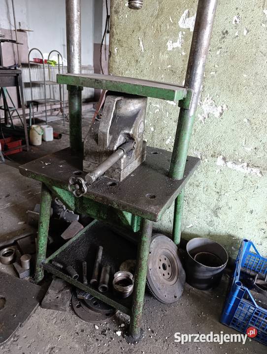 Ręczna prasa śrubowa warsztatowa