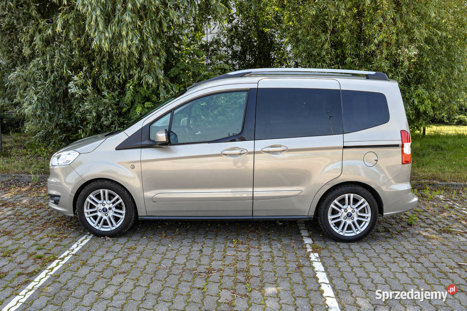 Ford Tourneo Courier Salon 130 2016 r dolnośląskie Wrocław