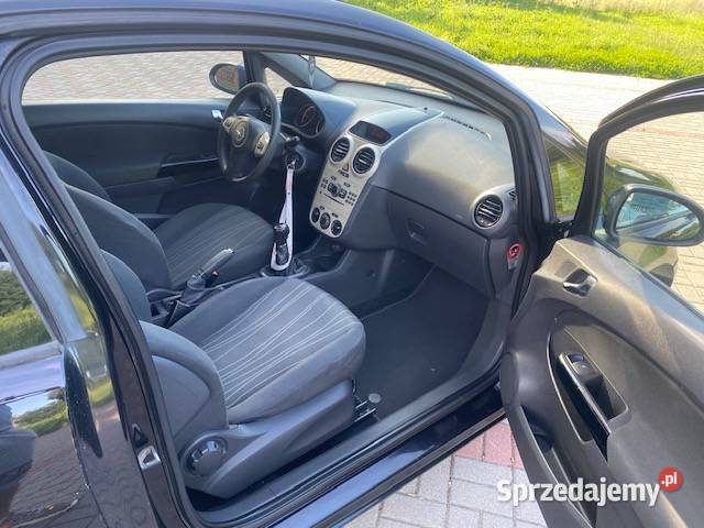 Opel Corsa diesel zarejestrowany opłacony i Świecie