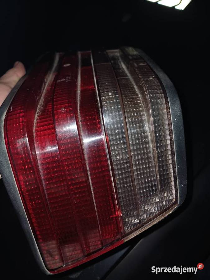 Sprzedam prawą lampę tył do mercedes w124 Lampy tylne