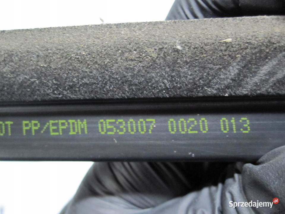 DODGE NITRO 08r listwa zgarniająca drzwi prawy osobowe