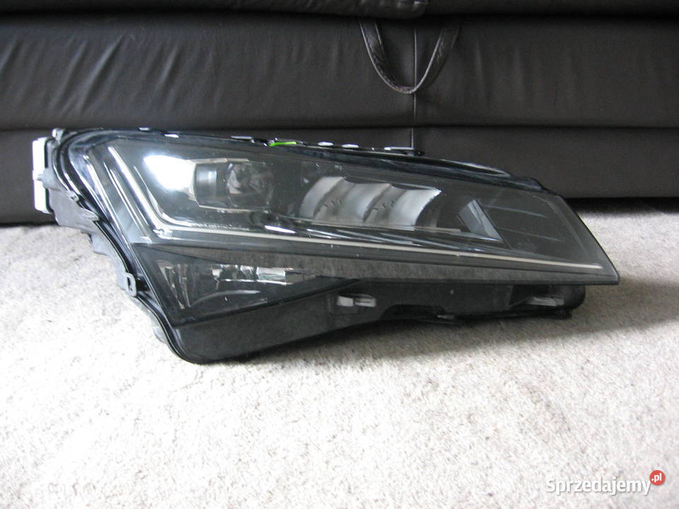 Reflektor lampa prawa full led Skoda Superb 3