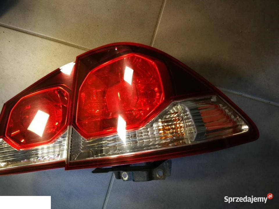 HONDA CIVIC SEDAN VIII 2010 LAMPA TYŁ PRAWA Kozubszczyzna sprzedam