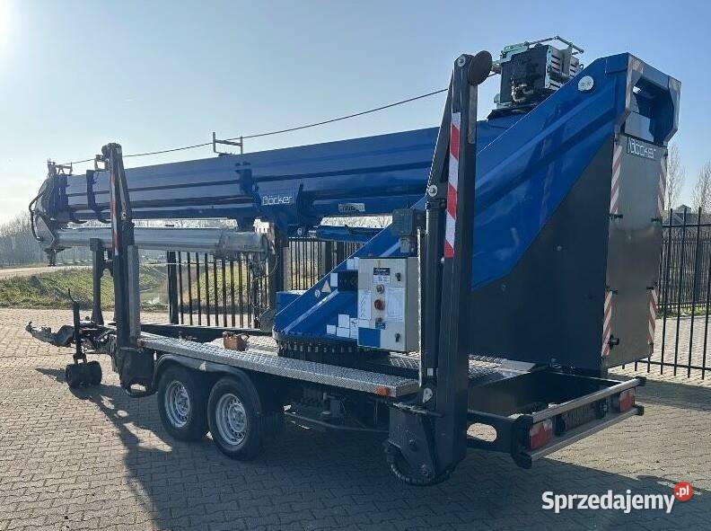 Żuraw budowlany dźwig budowlany BCKER AHK 341800 Poznań