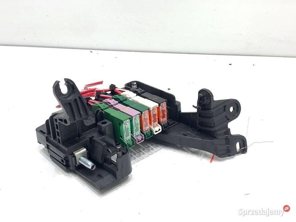 SKRZYNKA BEZPIECZNIKÓW MERCEDES GLE A1665409315