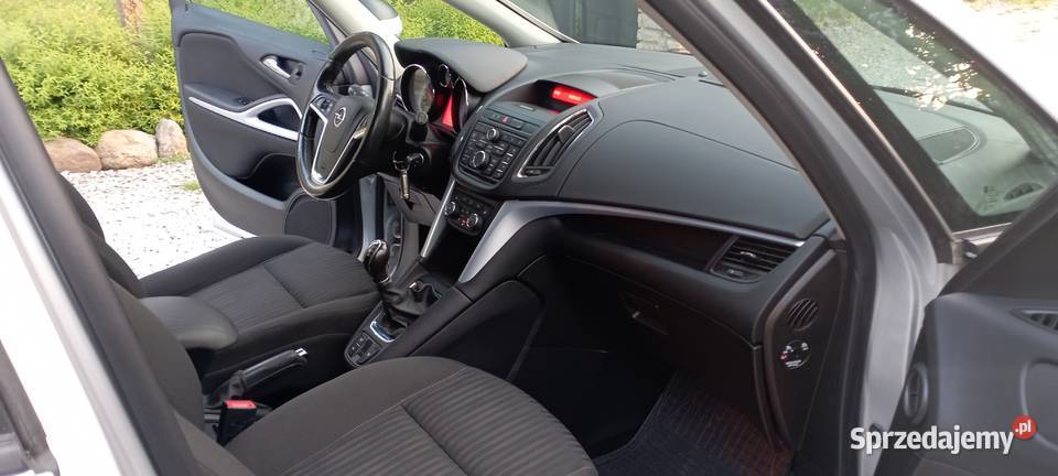 Opel zafira 20 diesel 165 2013 bezwypadkowy światła LED Zbrosławice