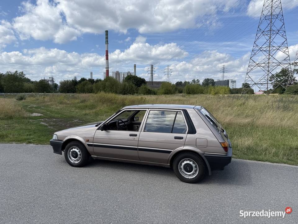Toyota COROLLA 1986r stan b Hatchback Warszawa sprzedam