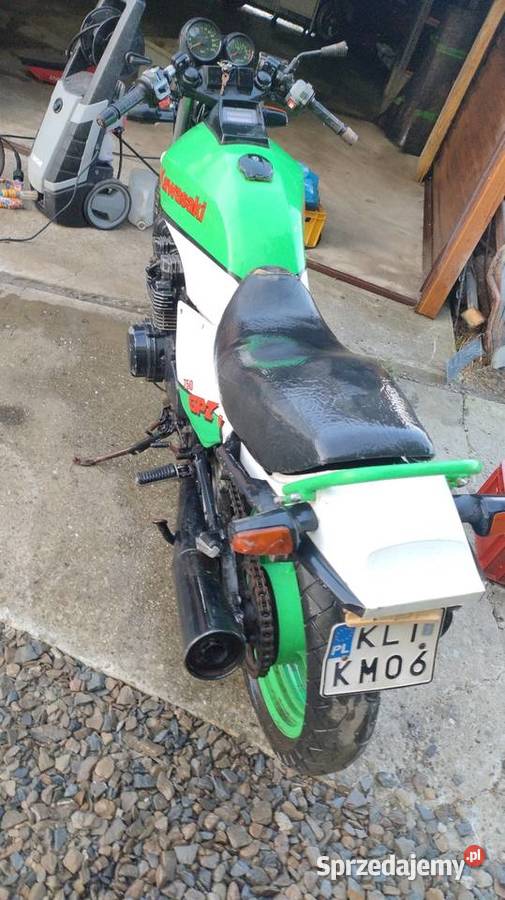 Kawasaki GPZ 750 zarejestrowany Naked