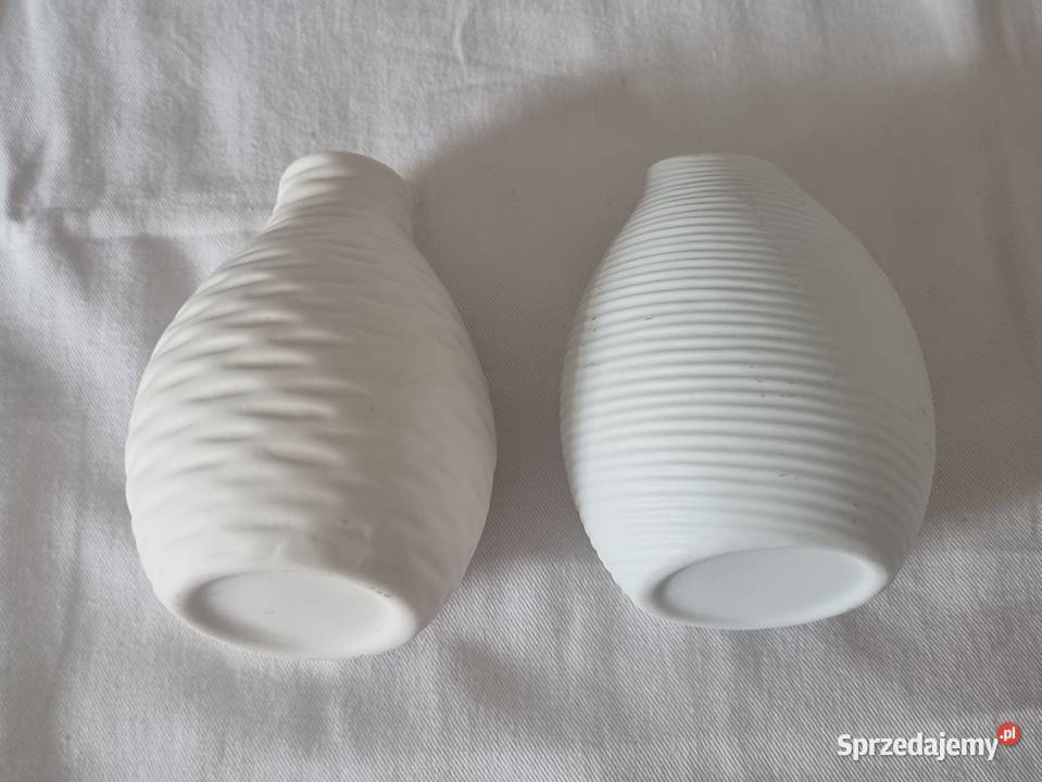 2 białe wazonywazoniki Luminarc dobrana para mazowieckie