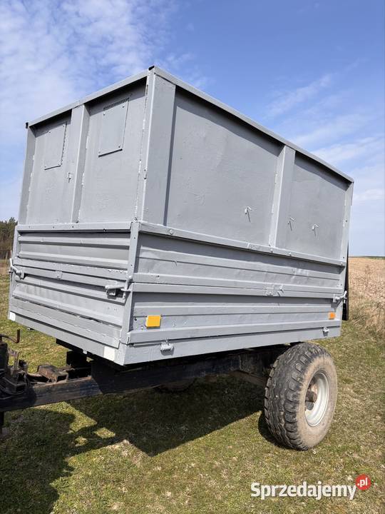 Wywrota przyczepa jednoosiową Przyczepy rolnicze lubelskie Agatówka